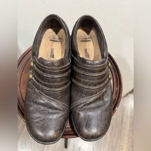 Clarks Channing Leary women leather slip-on loafer 9 brown crease finish comfort